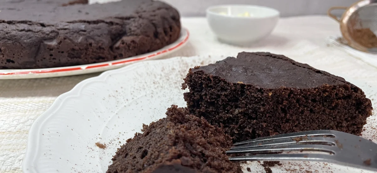 TORTA YOGURT E CACAO – Soffice bontà senza glutine con farina di quinoa